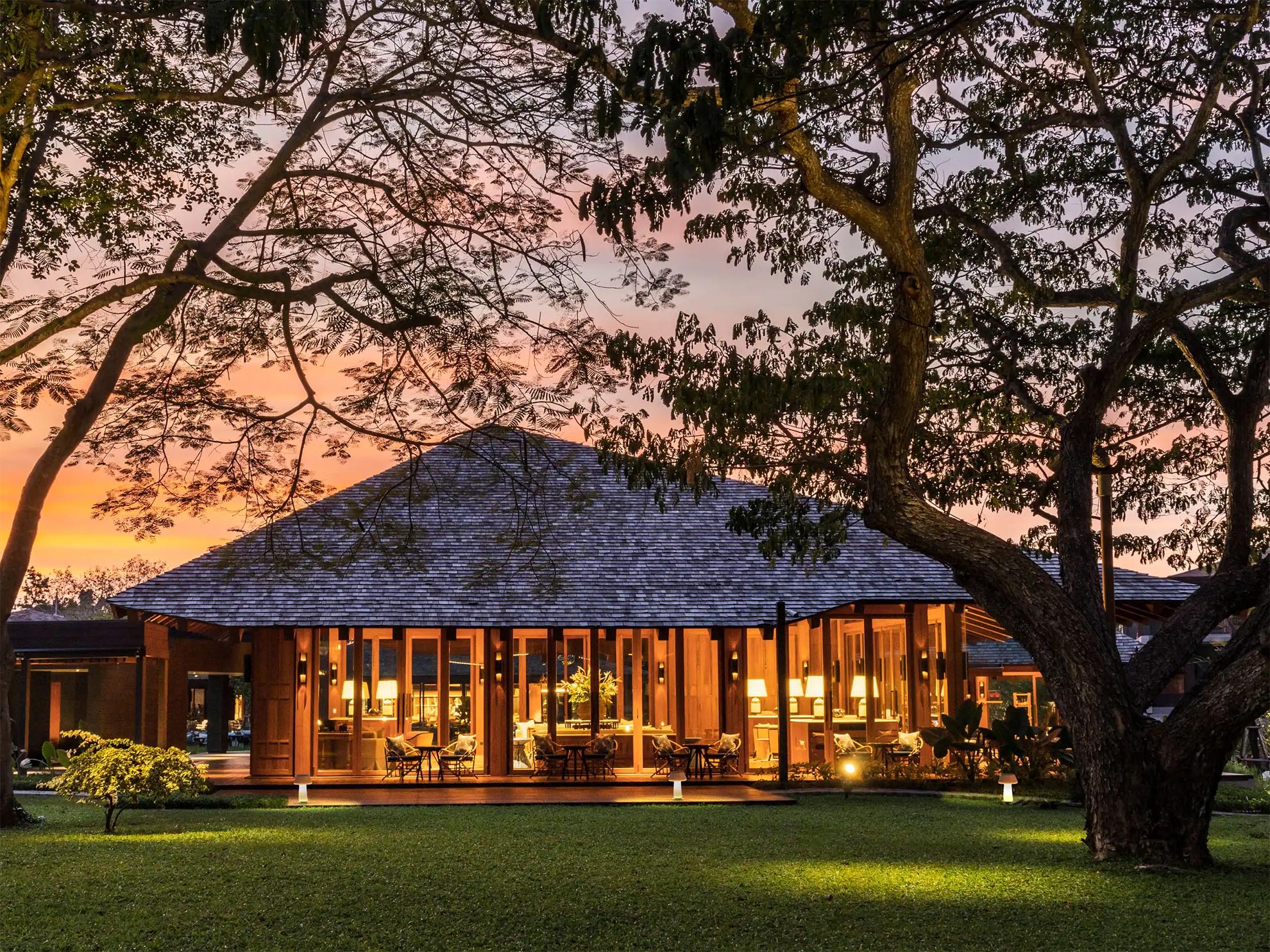 芭提雅安达仕酒店外观图